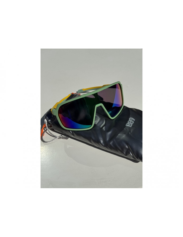 Sportbrille mit Anti-Beschlag-Linse